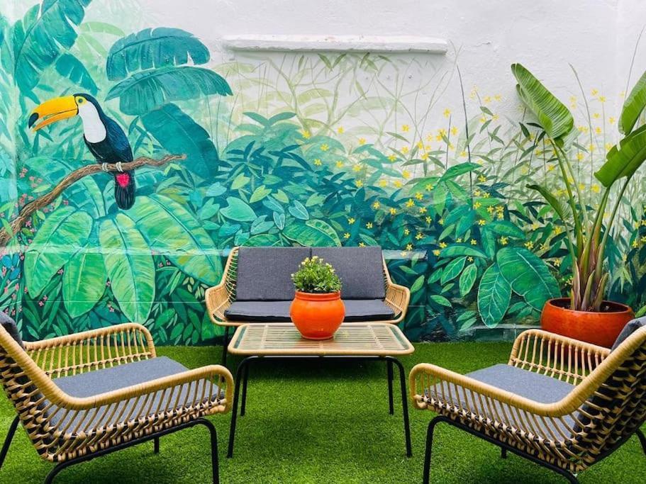 Artistic Flat Next To Ruzafa Welcome To The Jungle Valencia Eksteriør billede